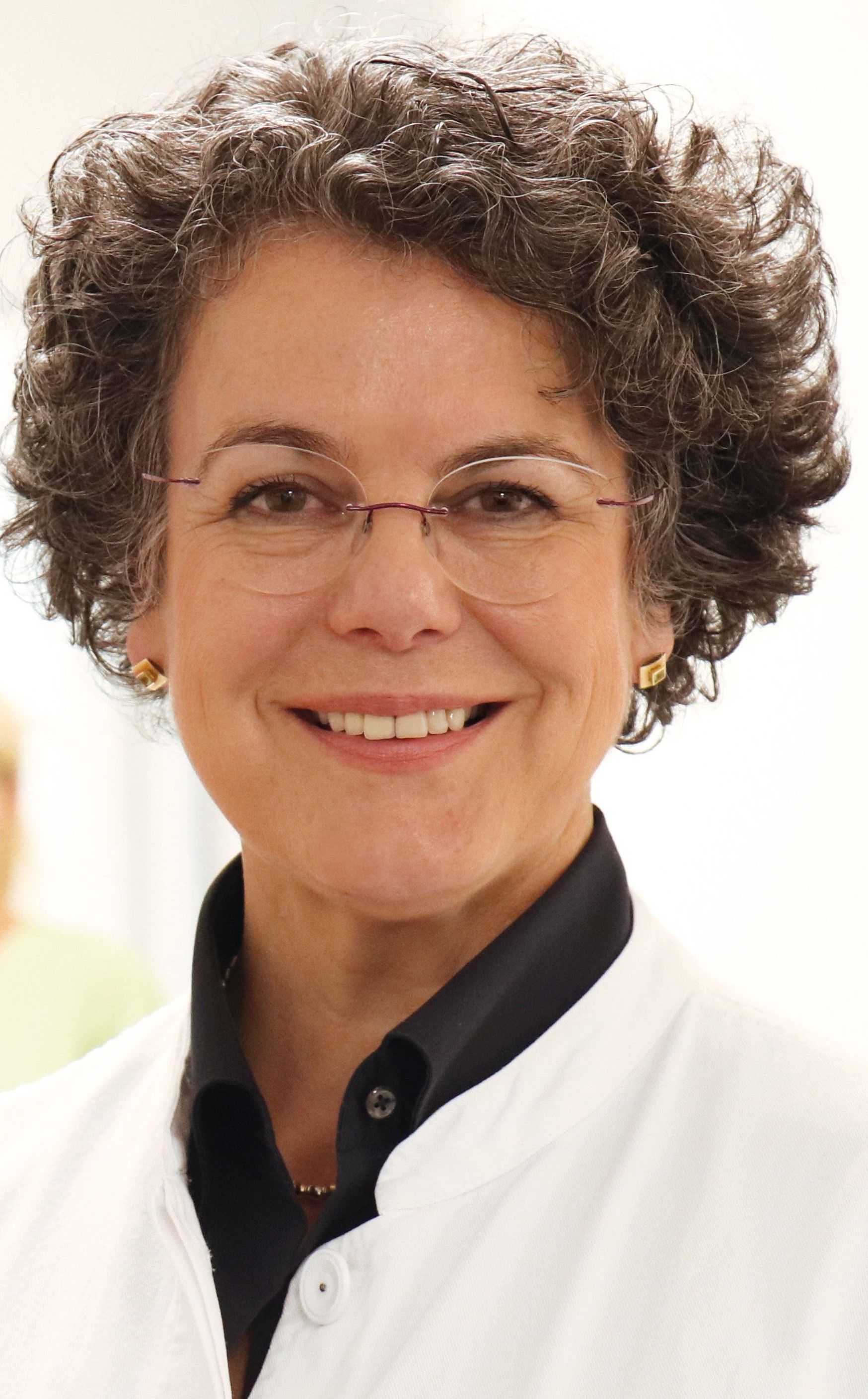 Dr. med. Dorothee Dill